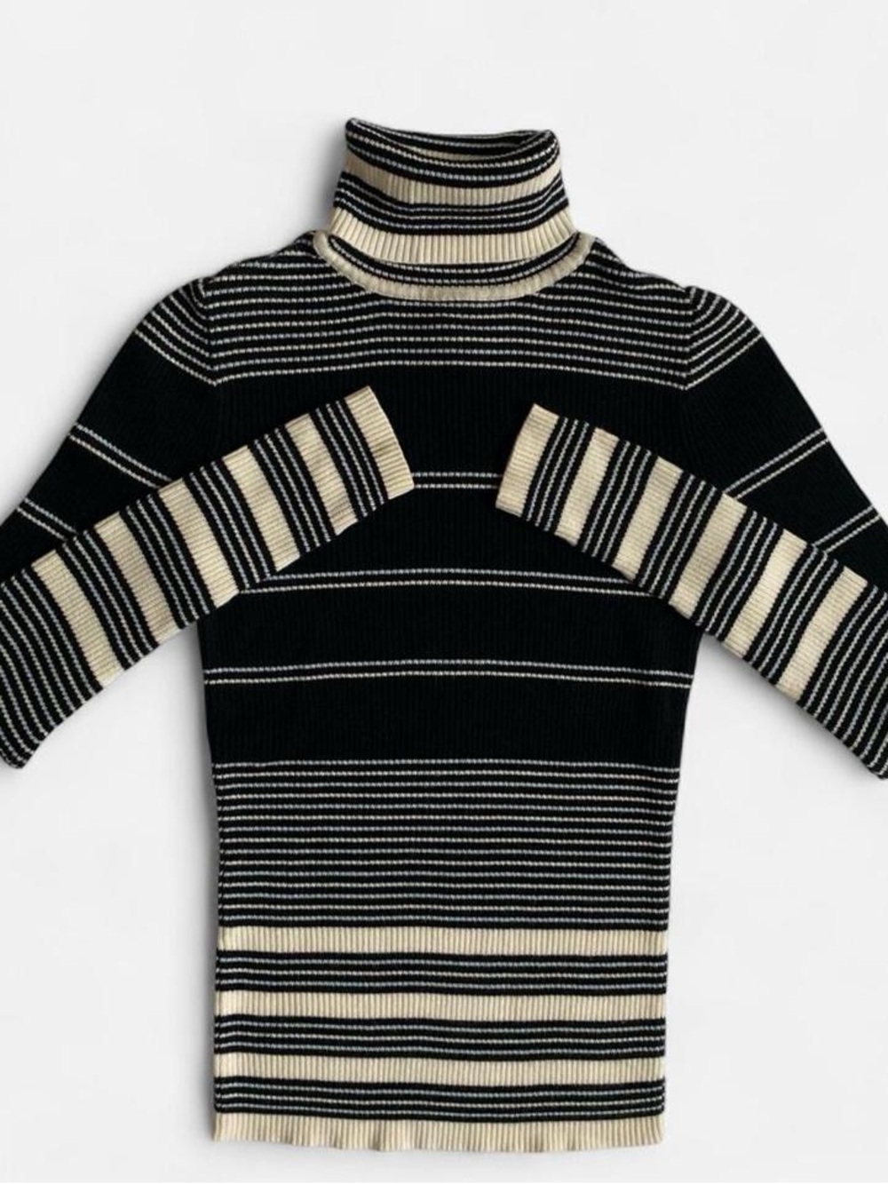 Vintage Y2K Gap black & white striped turtleneck sweater